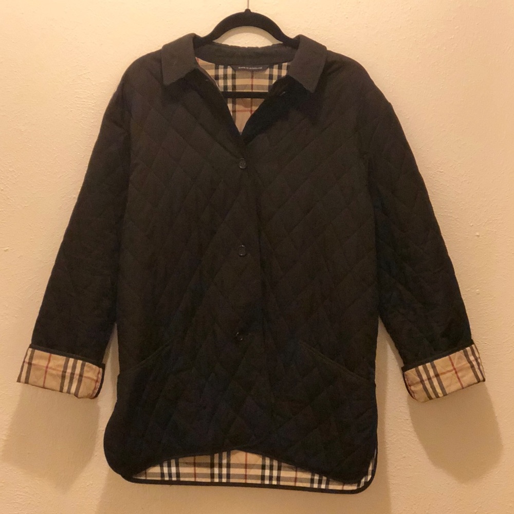 Authentic Burberry quilted coat. Black.